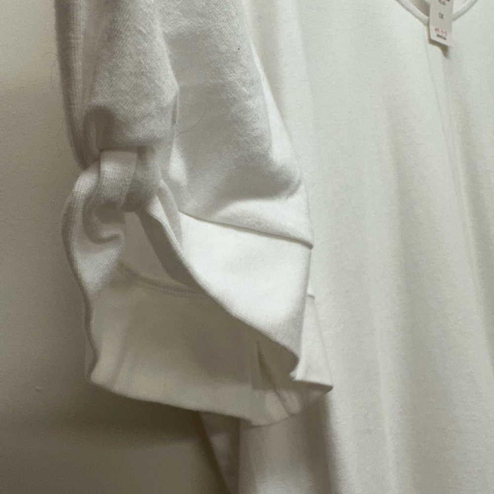 Talbots plus 1X White Relaxed V-Neck Short Sleeve Tee - Picture 5 of 7